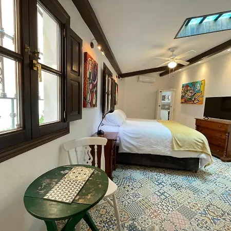 Casa Florestos - Studio Picasso Estepona Old Town 埃斯特波纳